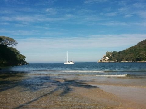 La diminuta cala selvática de Playa Colomitos