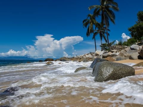 Playa Las Ánimas, playa con acceso en lancha al sur de Puerto Vallarta