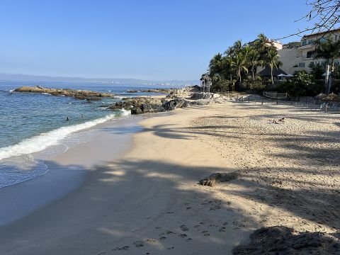 Calas y pozas de Conchas Chinas junto a Playa Lindomar