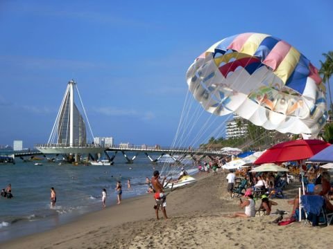 Playa Los Muertos y el Muelle de Los Muertos, Puerto Vallarta