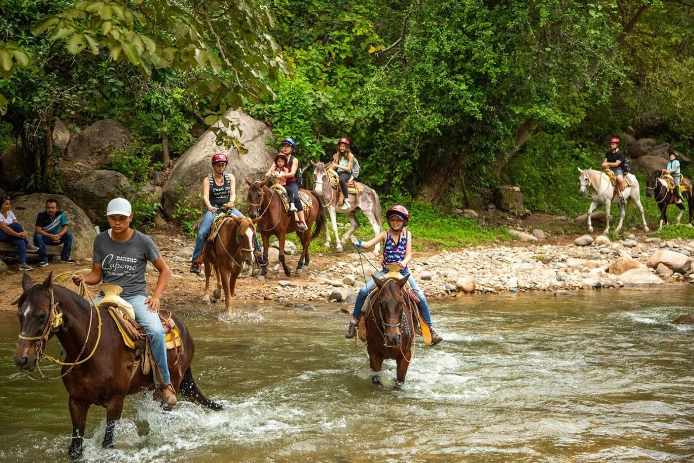 Sendero a caballo por la Sierra Madre